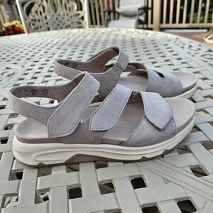 Gabor Women's Rolling Sandals Beige soft leather NWOT orthotics